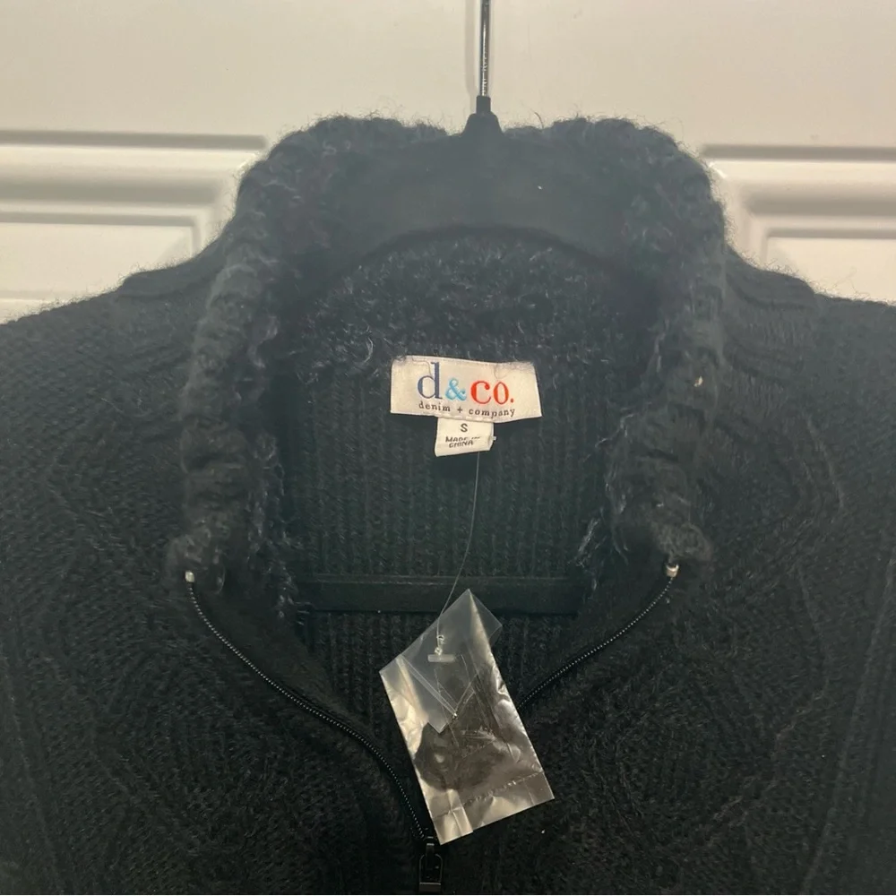 Denim & Co Black Sleeveless Zip-Up Sweater Vest NWOT - Picture 2 of 8